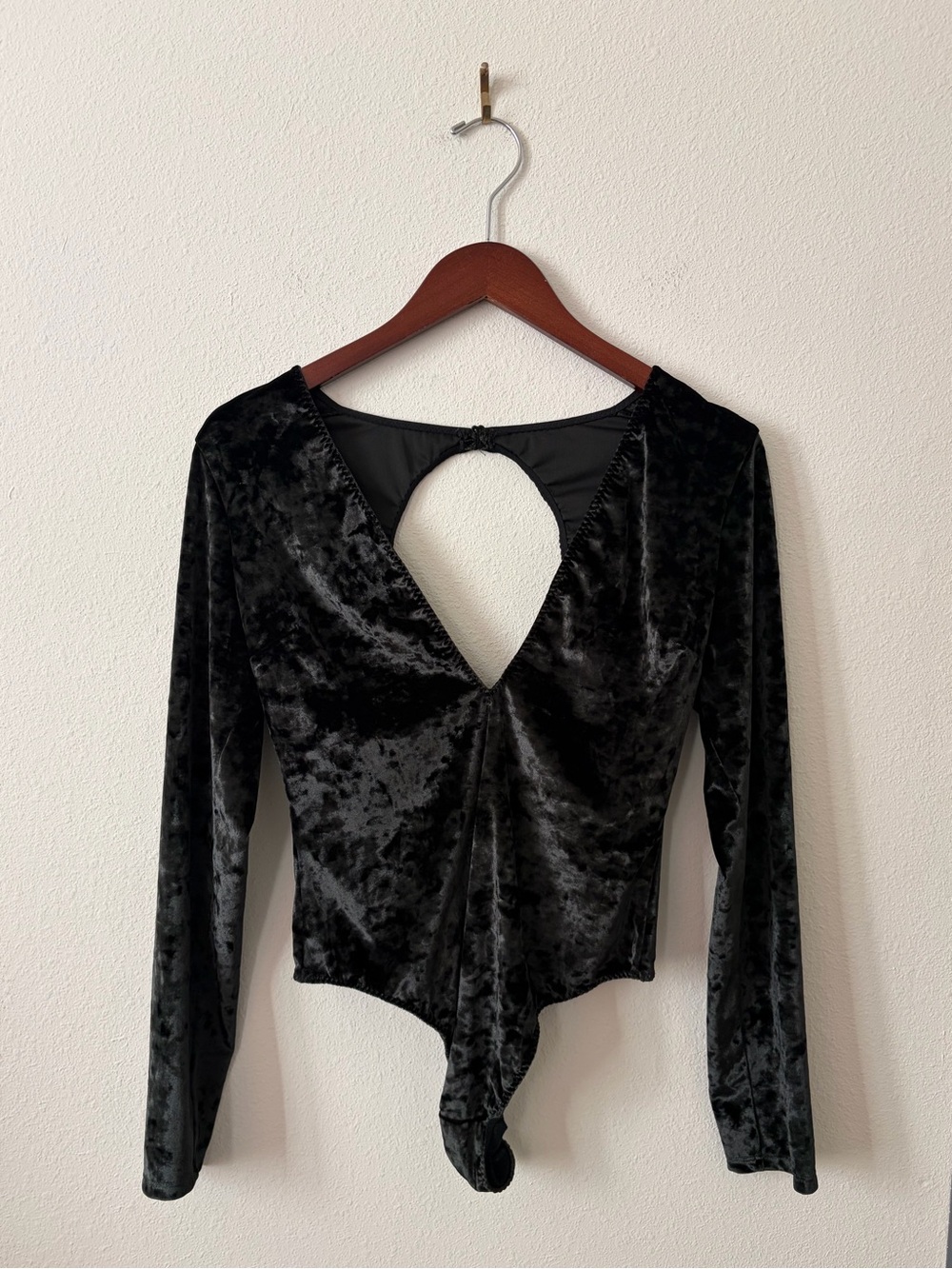 Victoria's Secret Black Crushed Velvet Long Sleeve Bodysuit Size M/L